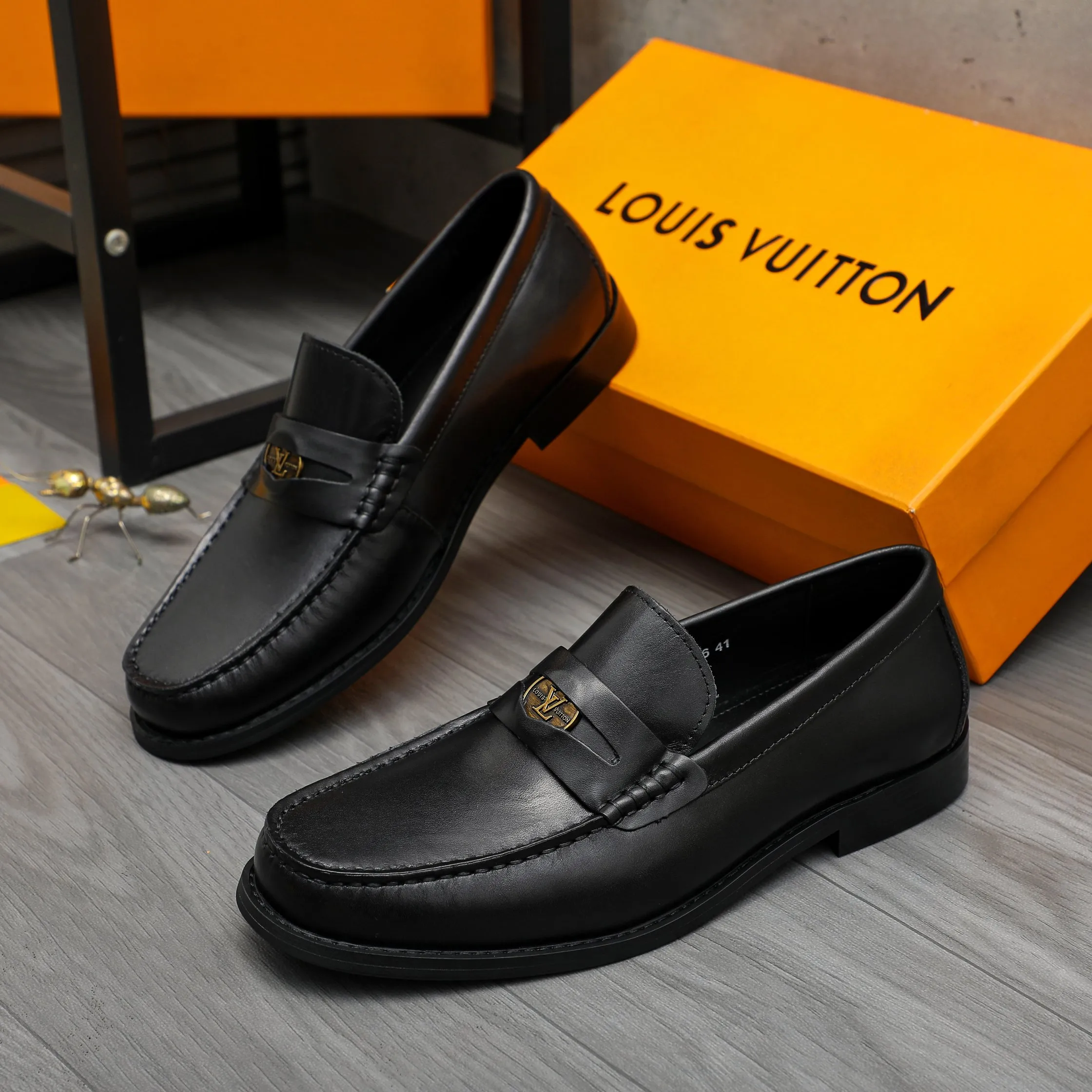 Men's shoes 💰p460 Product trademark: LV (Louis Vuitton) business slip-on leather shoes Regular size: 38-45 (45 is custom-made and non-returnable) Product materials: Selected high-quality cowhide upper, cowhide lining, original rubber outsole